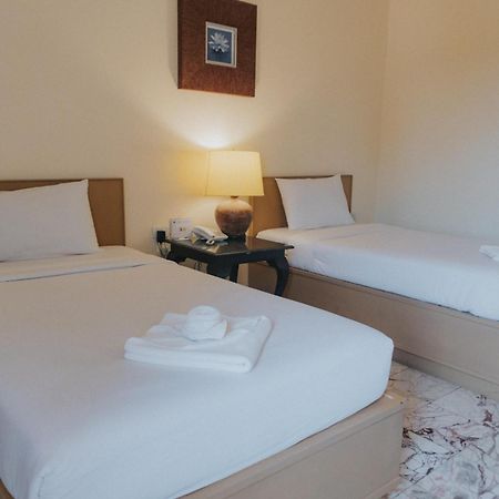 Nonthaburi Palace Hotel Екстериор снимка