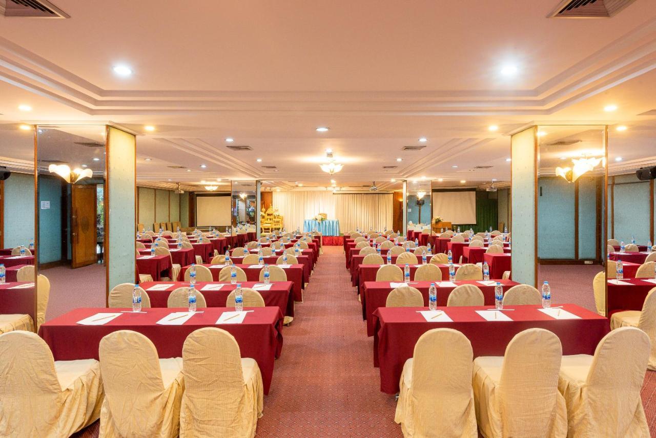 Nonthaburi Palace Hotel Екстериор снимка