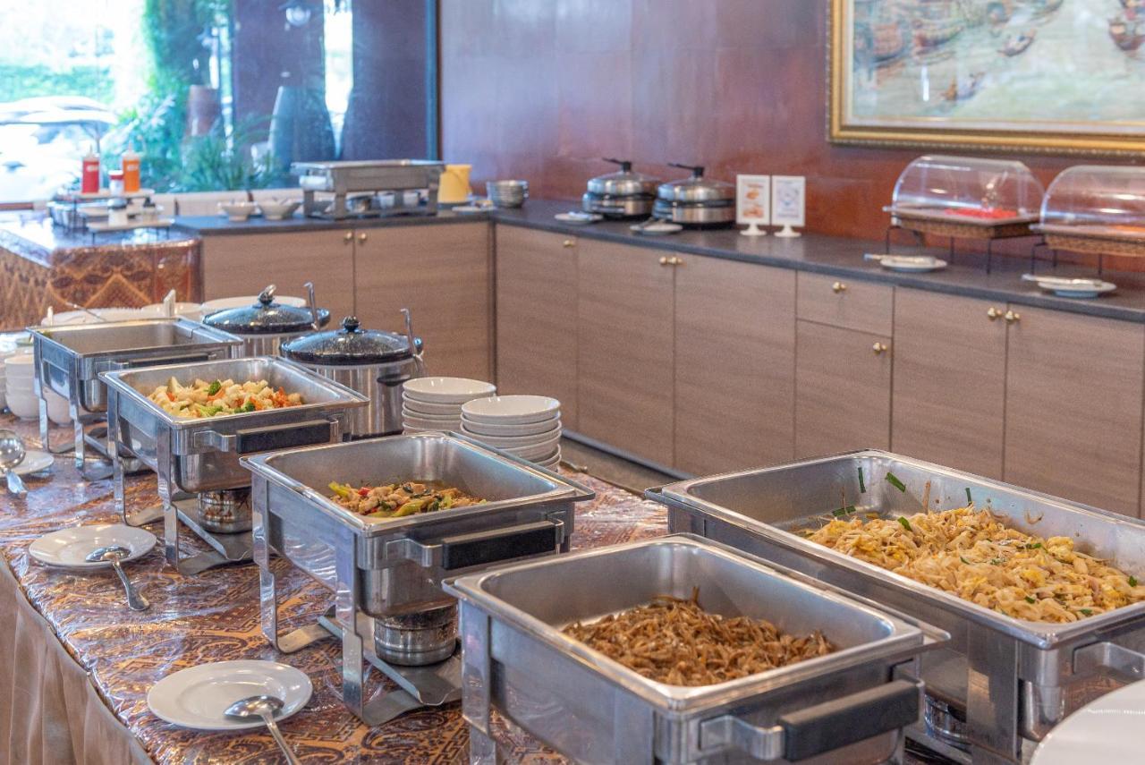 Nonthaburi Palace Hotel Екстериор снимка