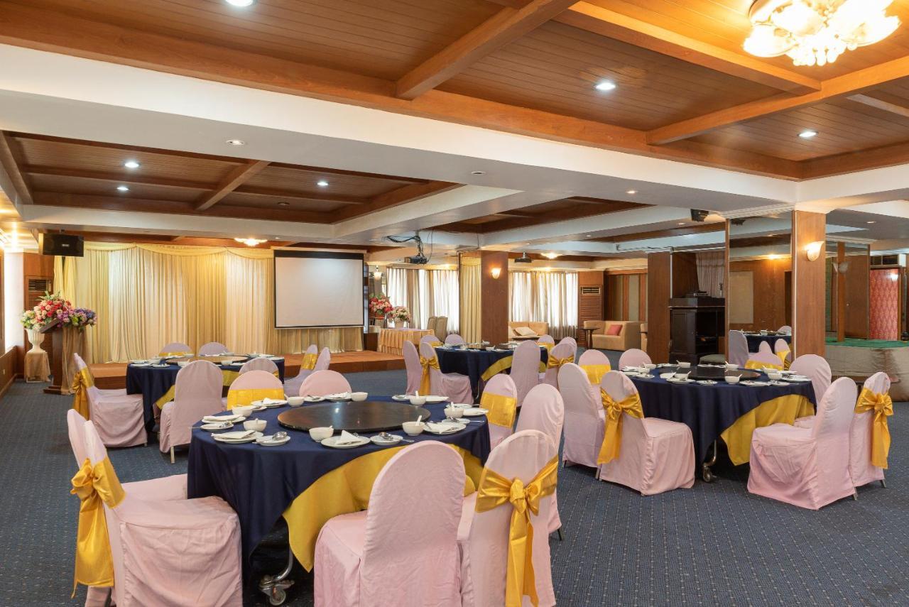 Nonthaburi Palace Hotel Екстериор снимка