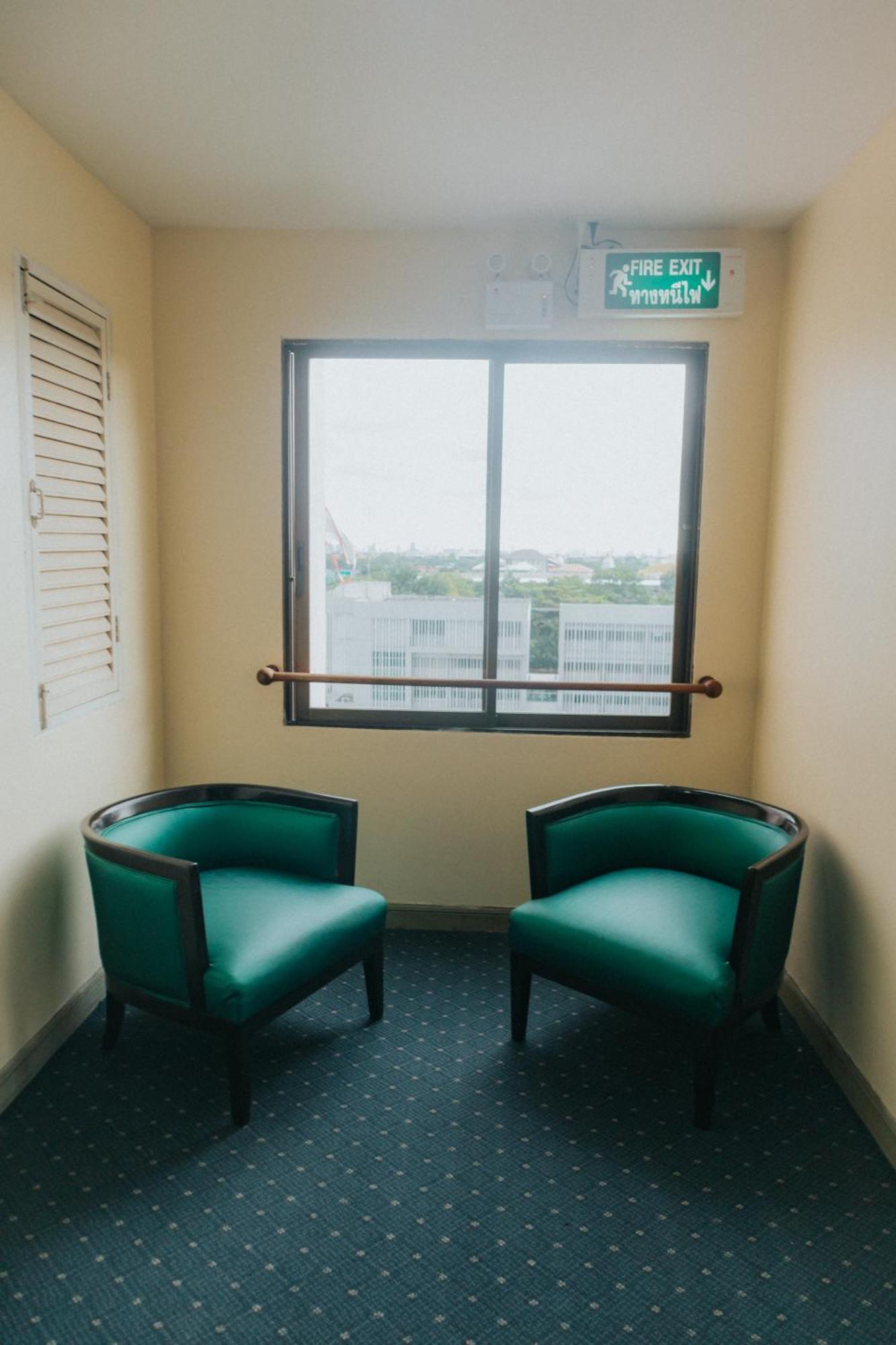 Nonthaburi Palace Hotel Екстериор снимка