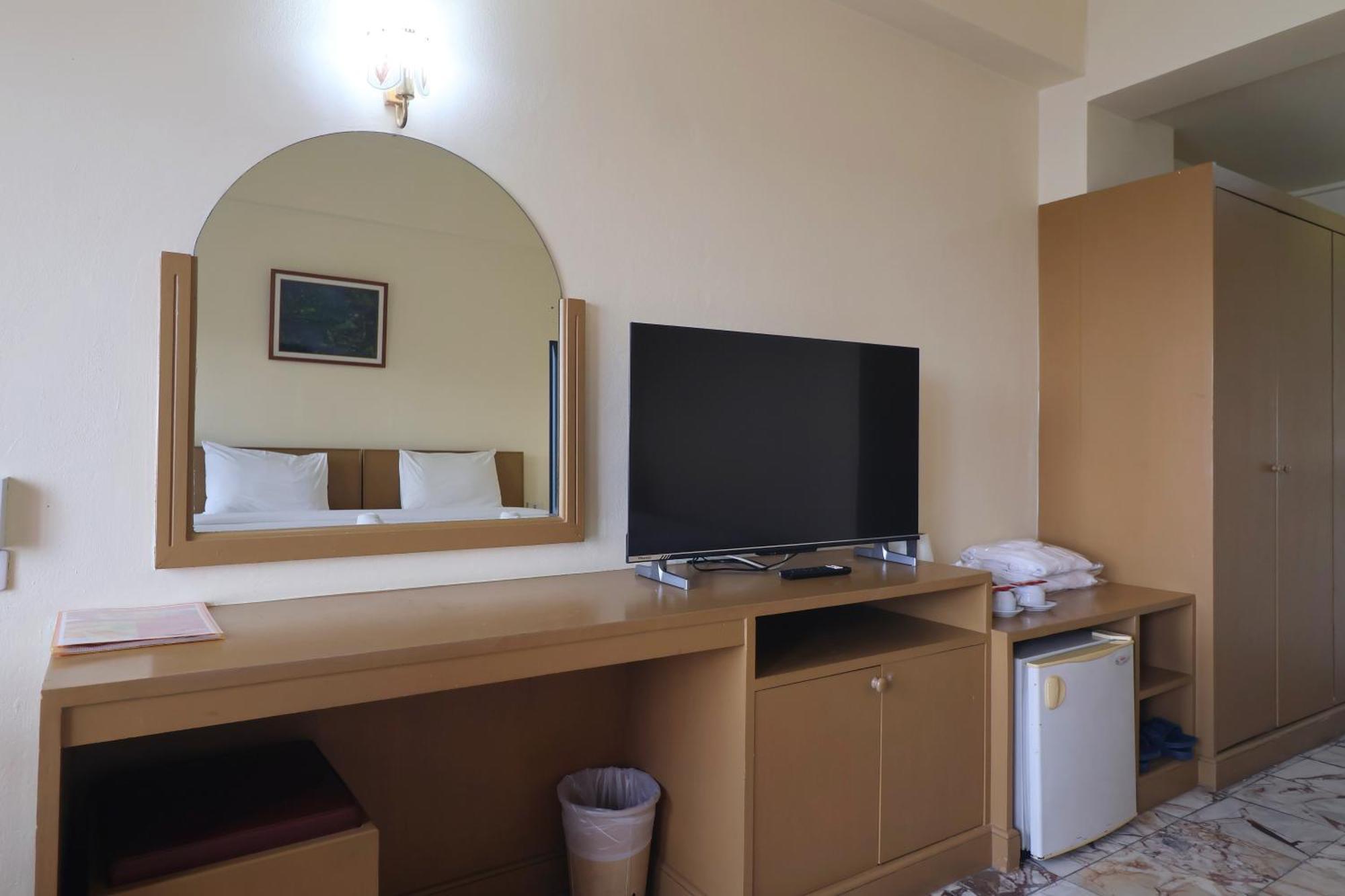 Nonthaburi Palace Hotel Екстериор снимка