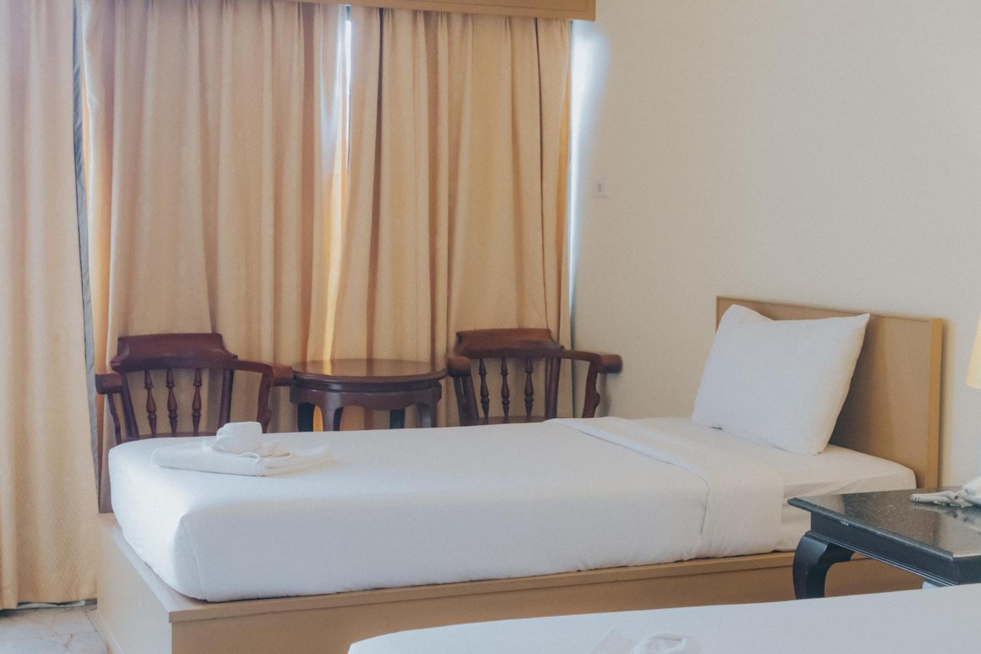 Nonthaburi Palace Hotel Екстериор снимка