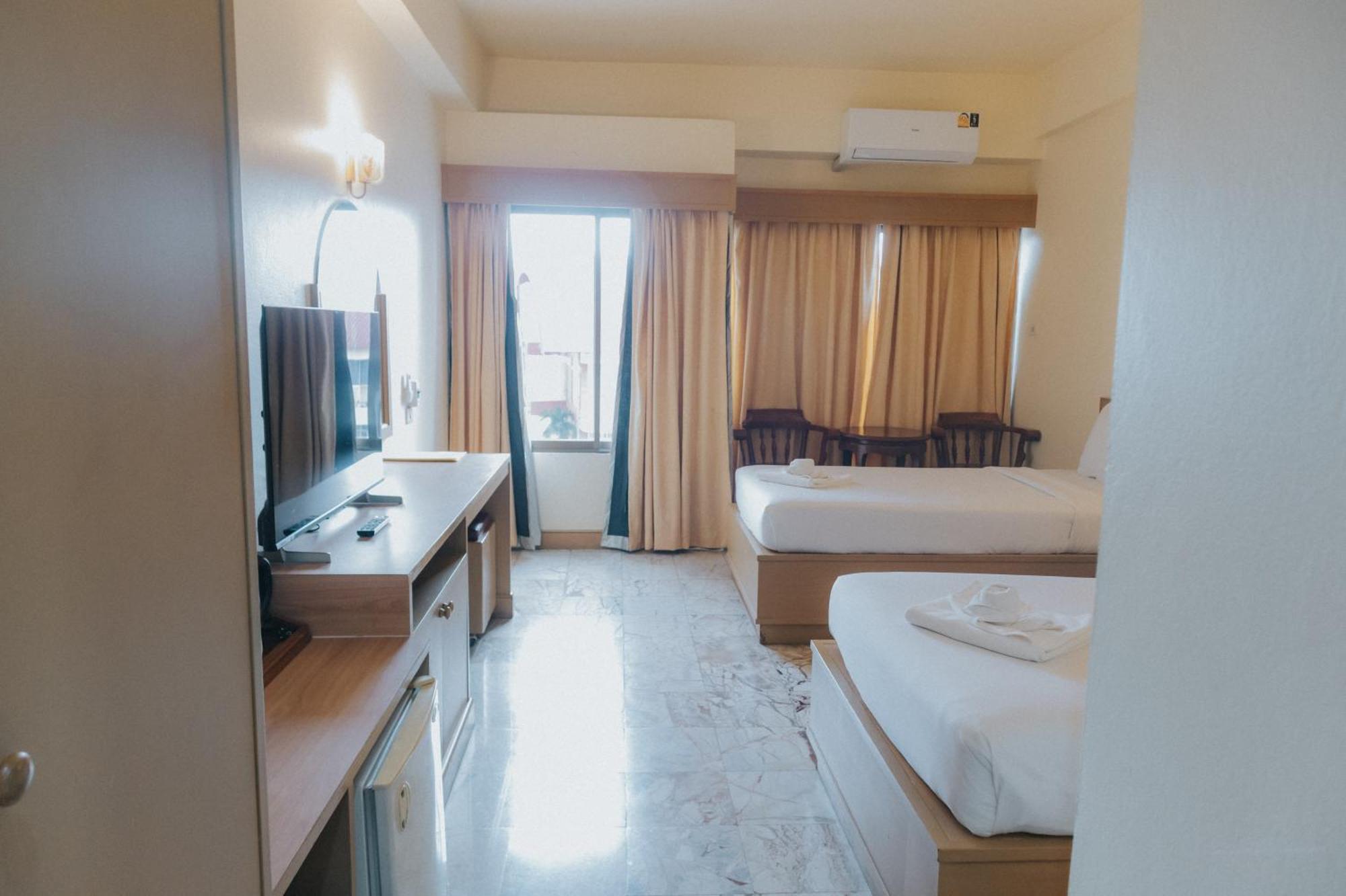Nonthaburi Palace Hotel Екстериор снимка