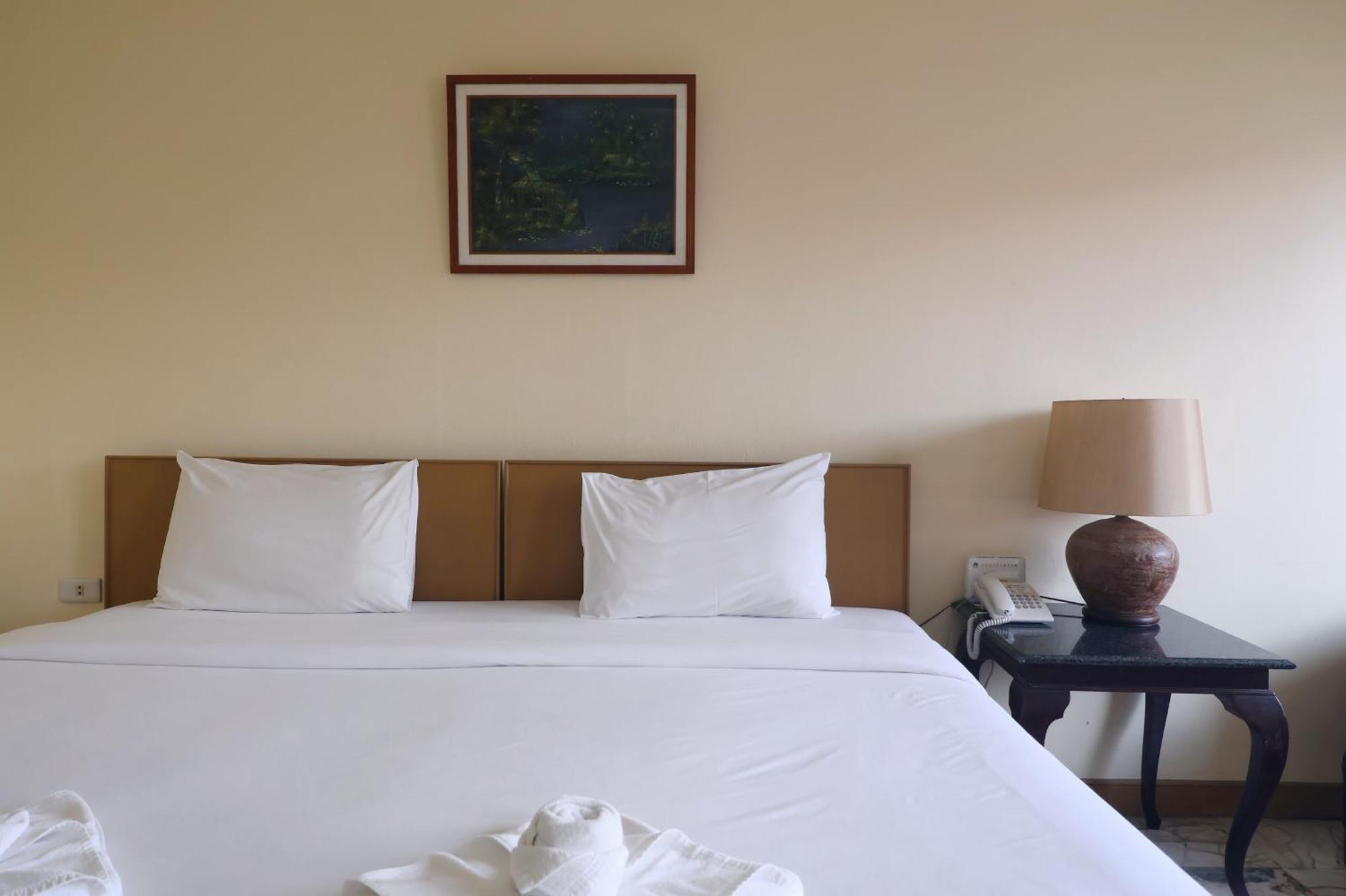 Nonthaburi Palace Hotel Екстериор снимка