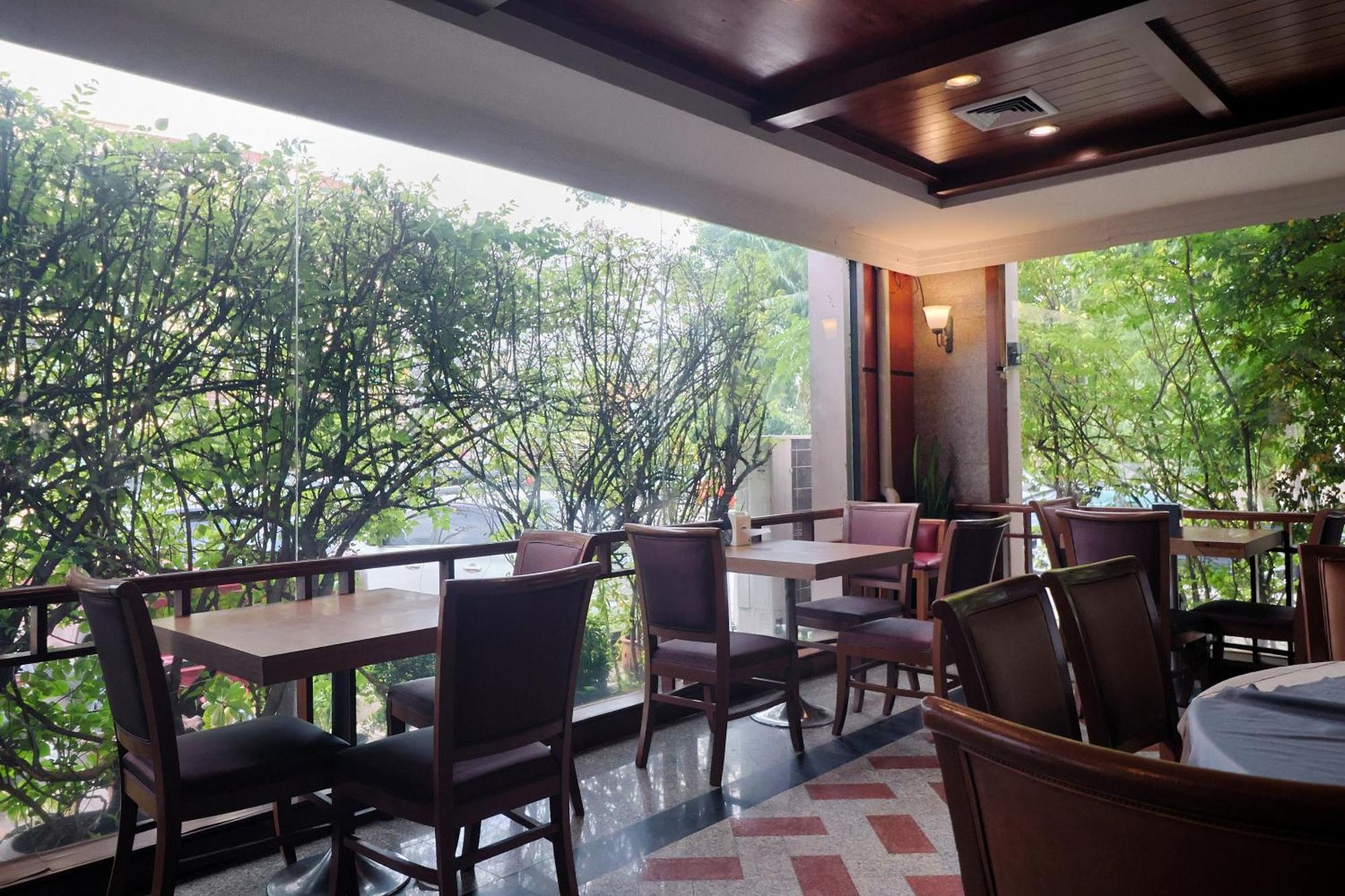 Nonthaburi Palace Hotel Екстериор снимка