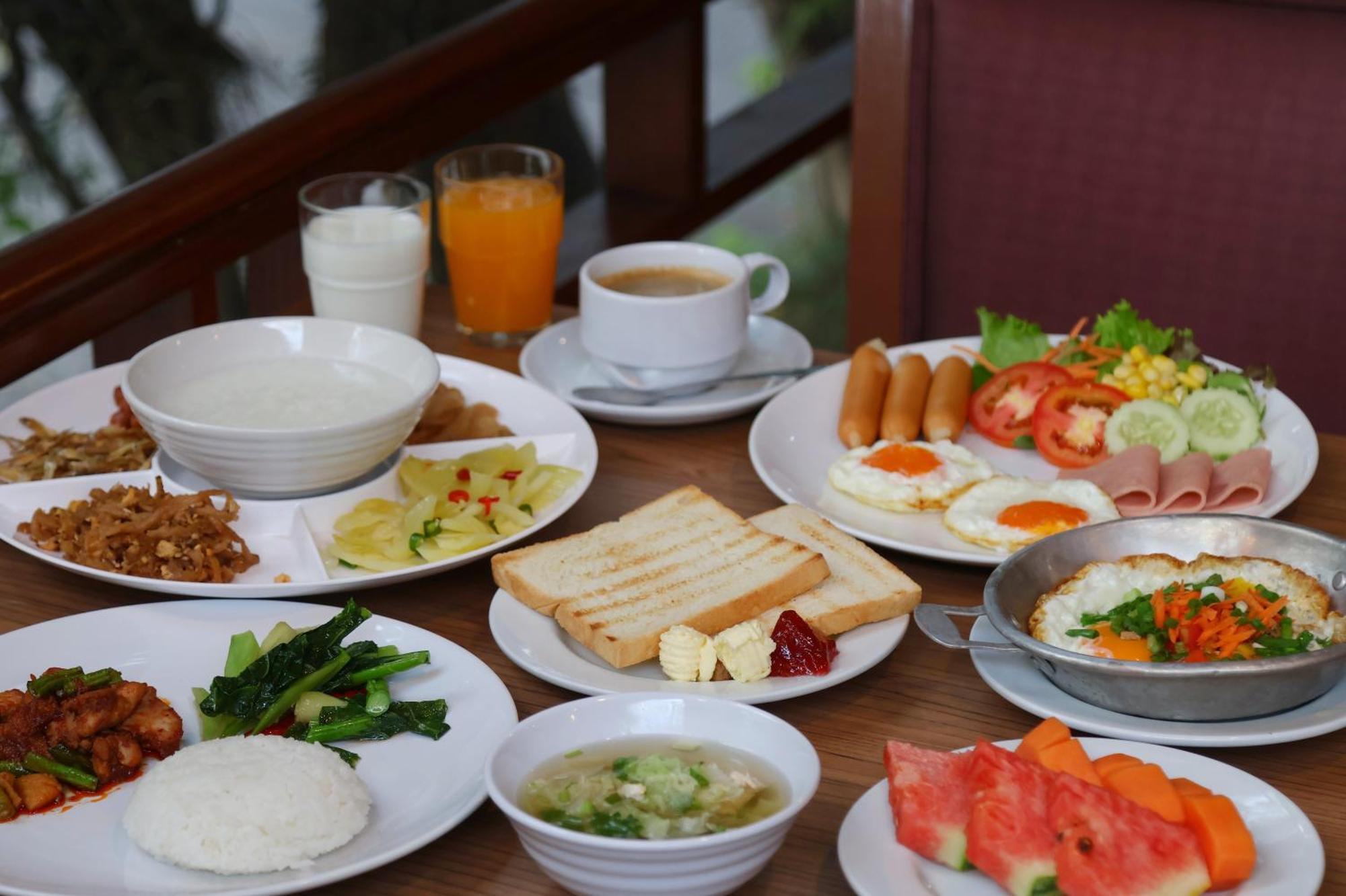 Nonthaburi Palace Hotel Екстериор снимка