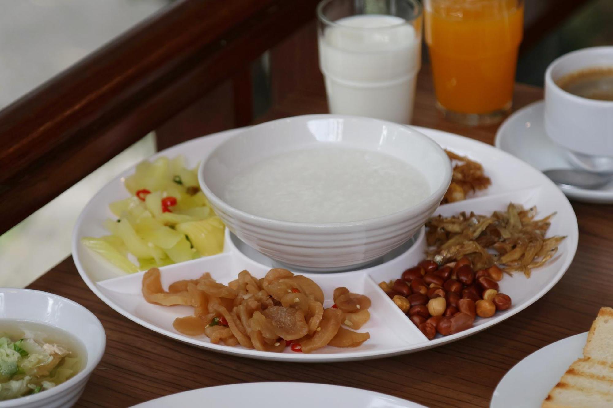 Nonthaburi Palace Hotel Екстериор снимка